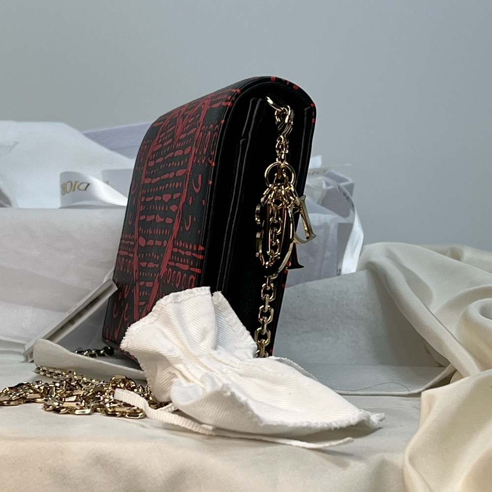 DIOR LIMITED EDITION Black Calfskin Wallet-on-Chain with Red Heart & Club motif - Picture 12 of 12